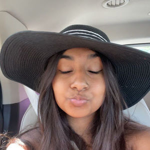 Meet your Posher, Ariana
